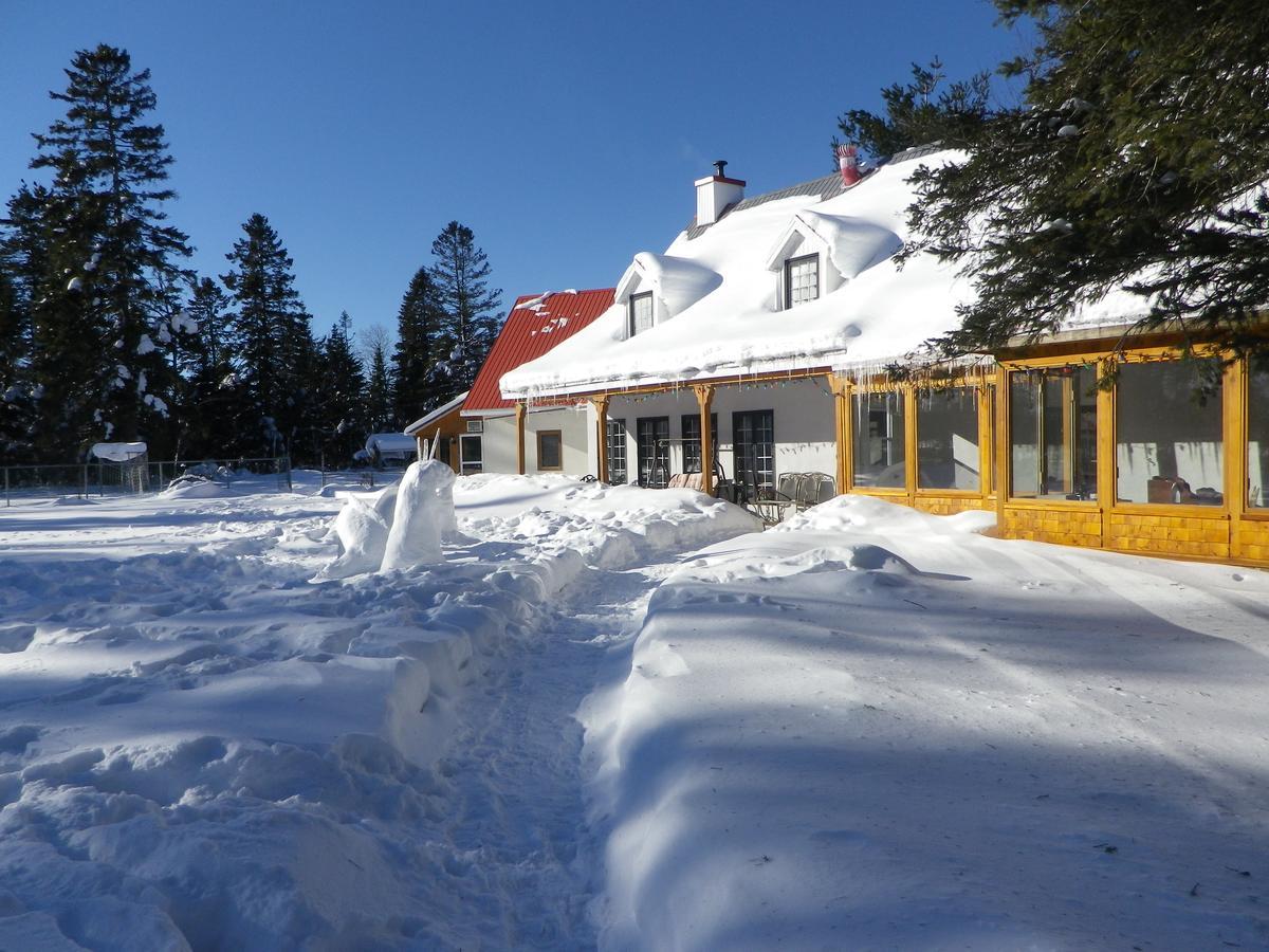 Auberge La Seigneurie Valcartier Saint-Gabriel-De-Valcartier Exterior photo